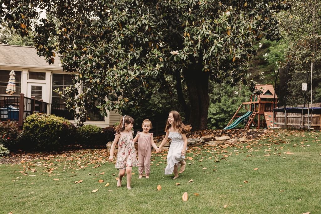 Children playing with Marietta Photograher